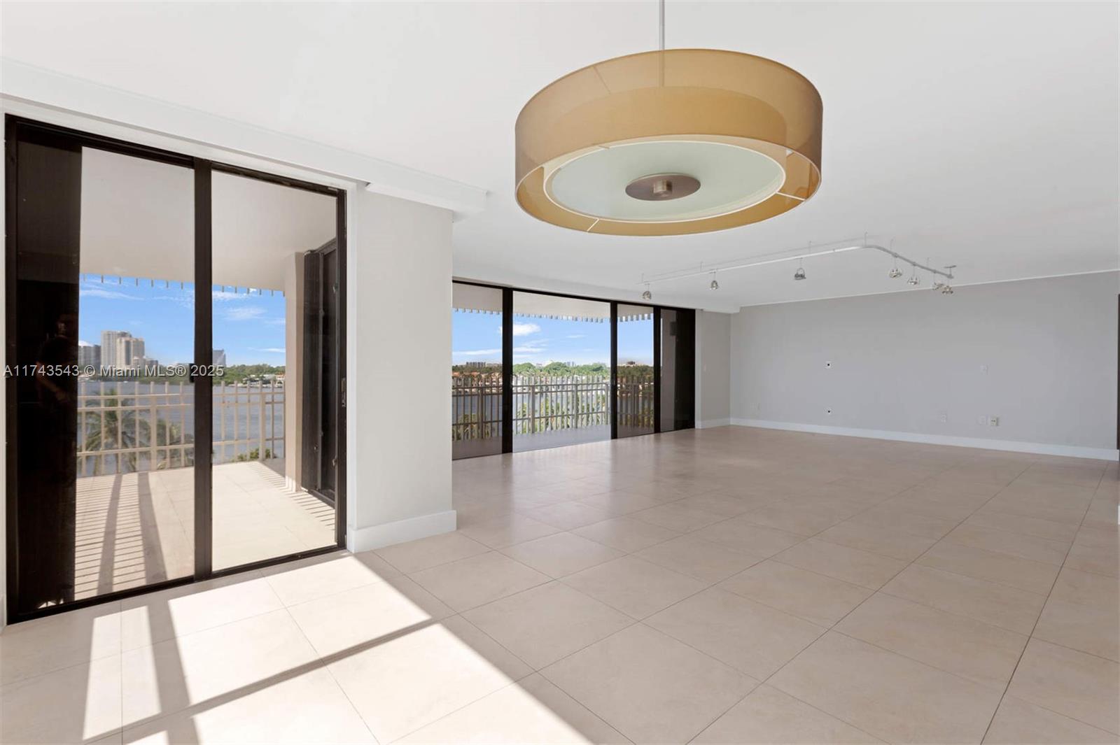 1 Grove Isle Dr # A602