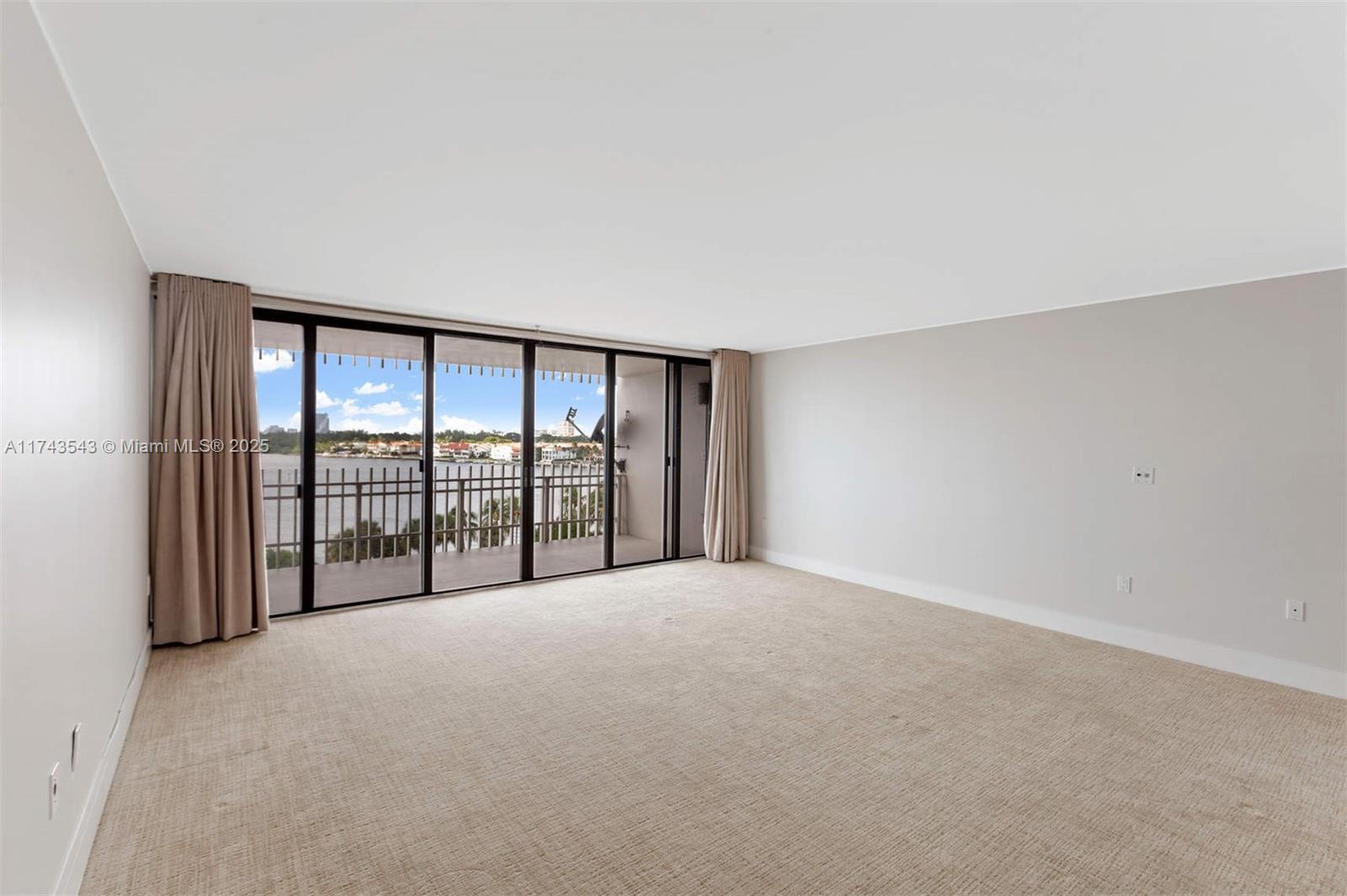 1 Grove Isle Dr # A602