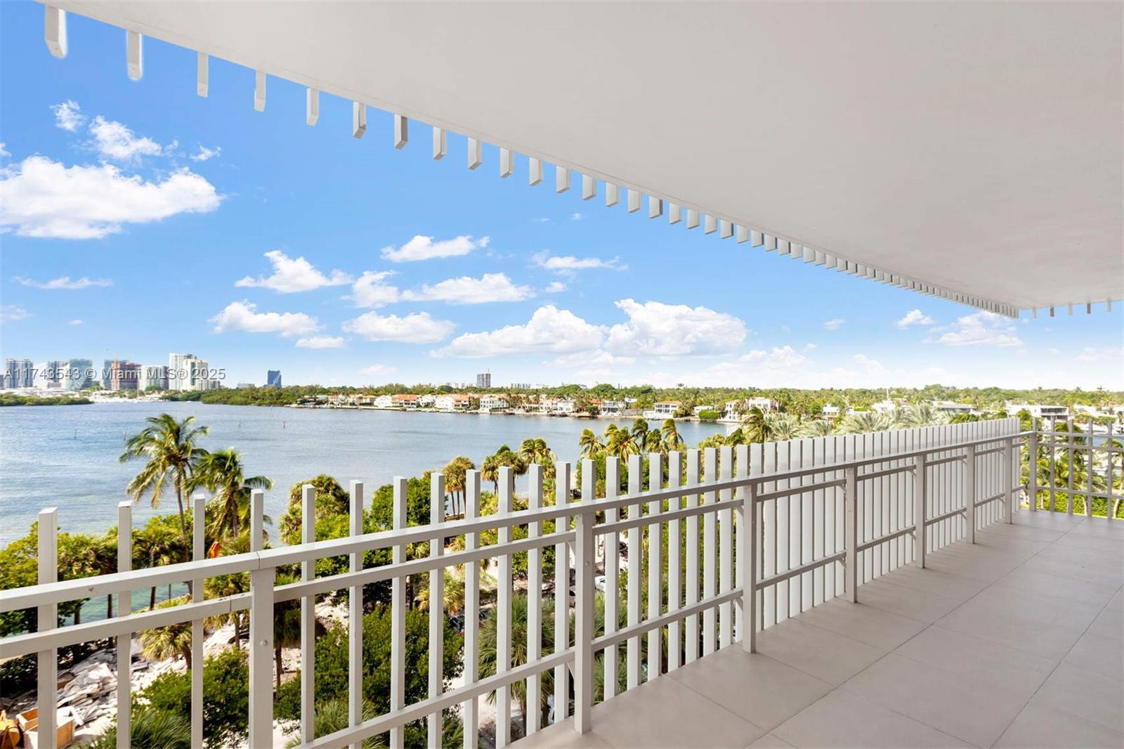 1 Grove Isle Dr # A602