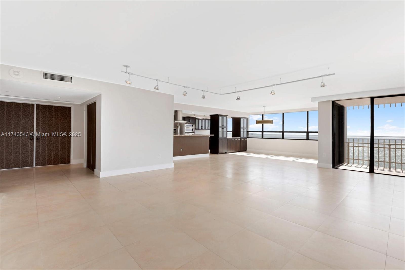 1 Grove Isle Dr # A602