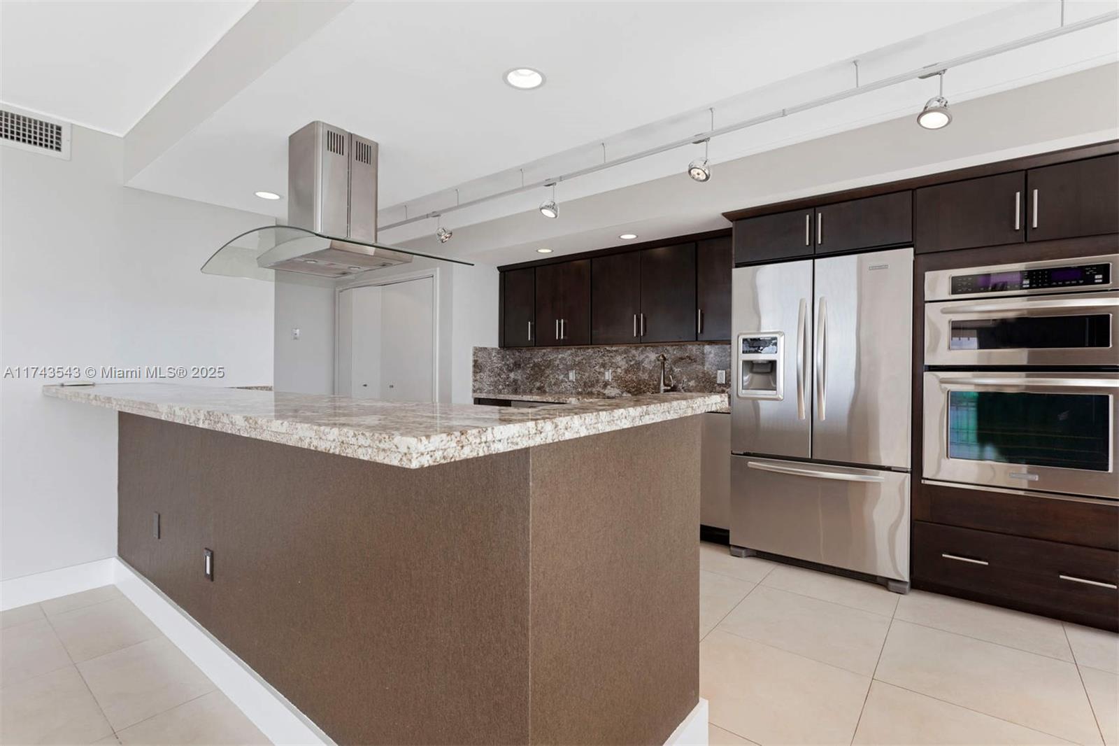 1 Grove Isle Dr # A602