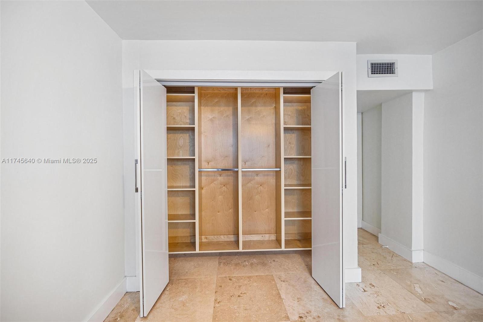 910 Jefferson Ave # 2C