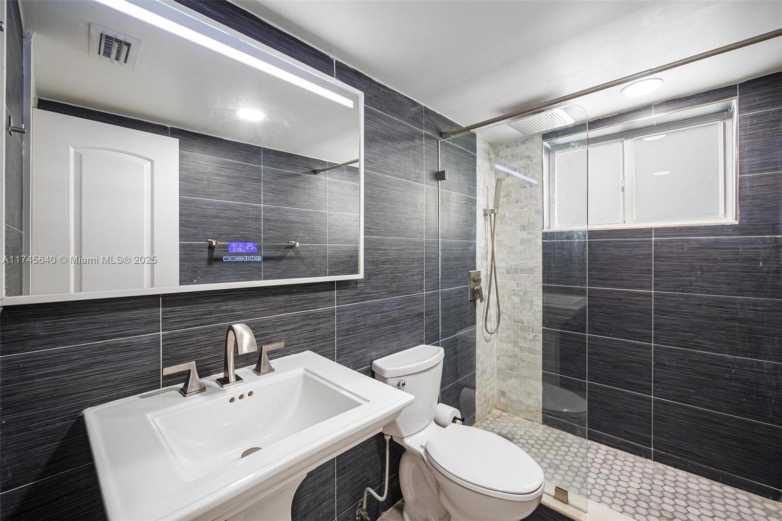 910 Jefferson Ave # 2C