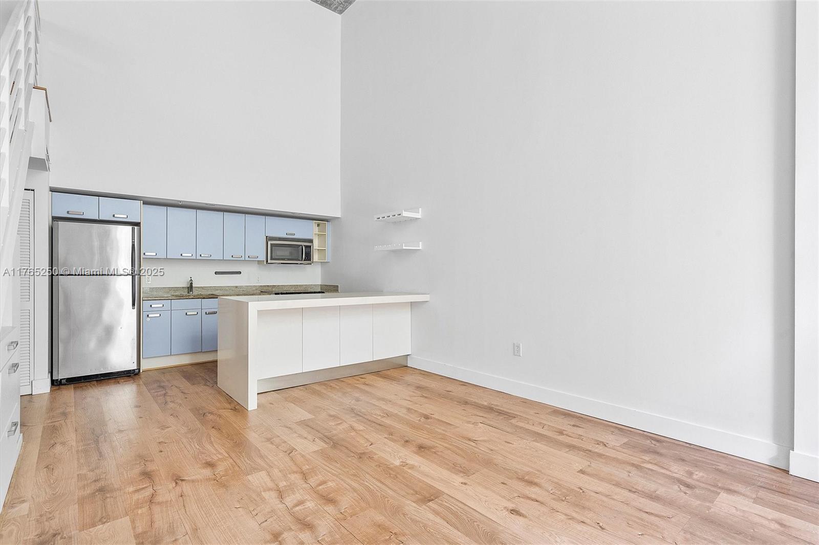 7744 Collins Ave # 4