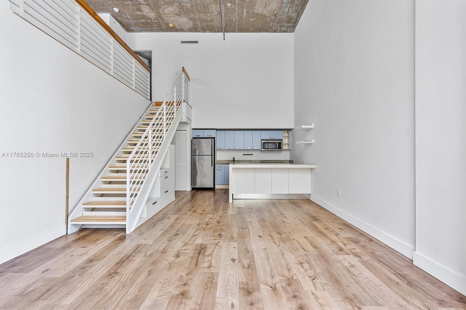 7744 Collins Ave # 4