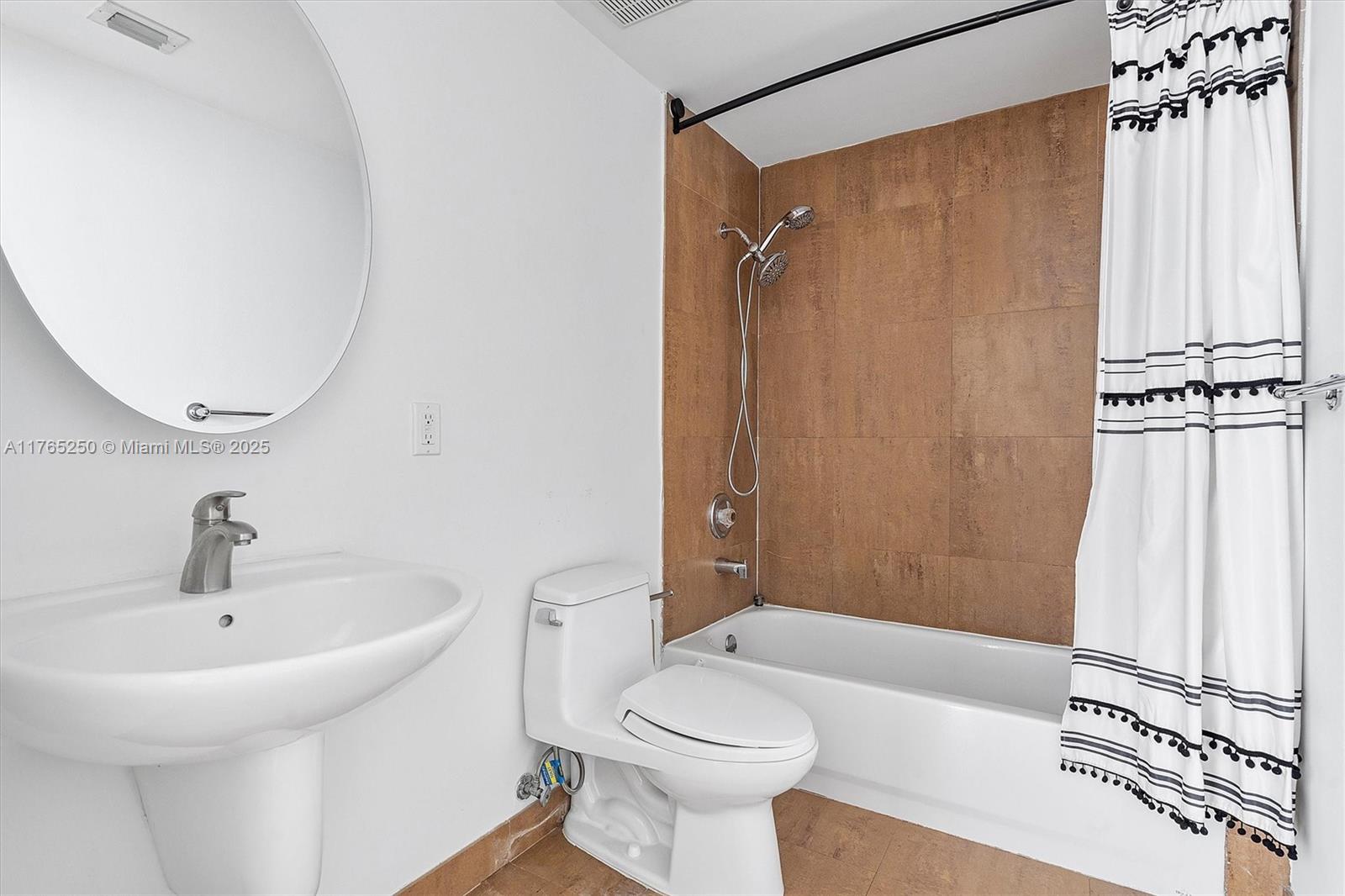 7744 Collins Ave # 4