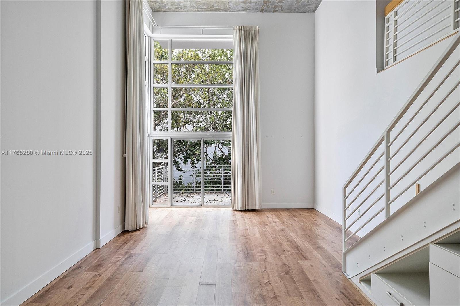 7744 Collins Ave # 4