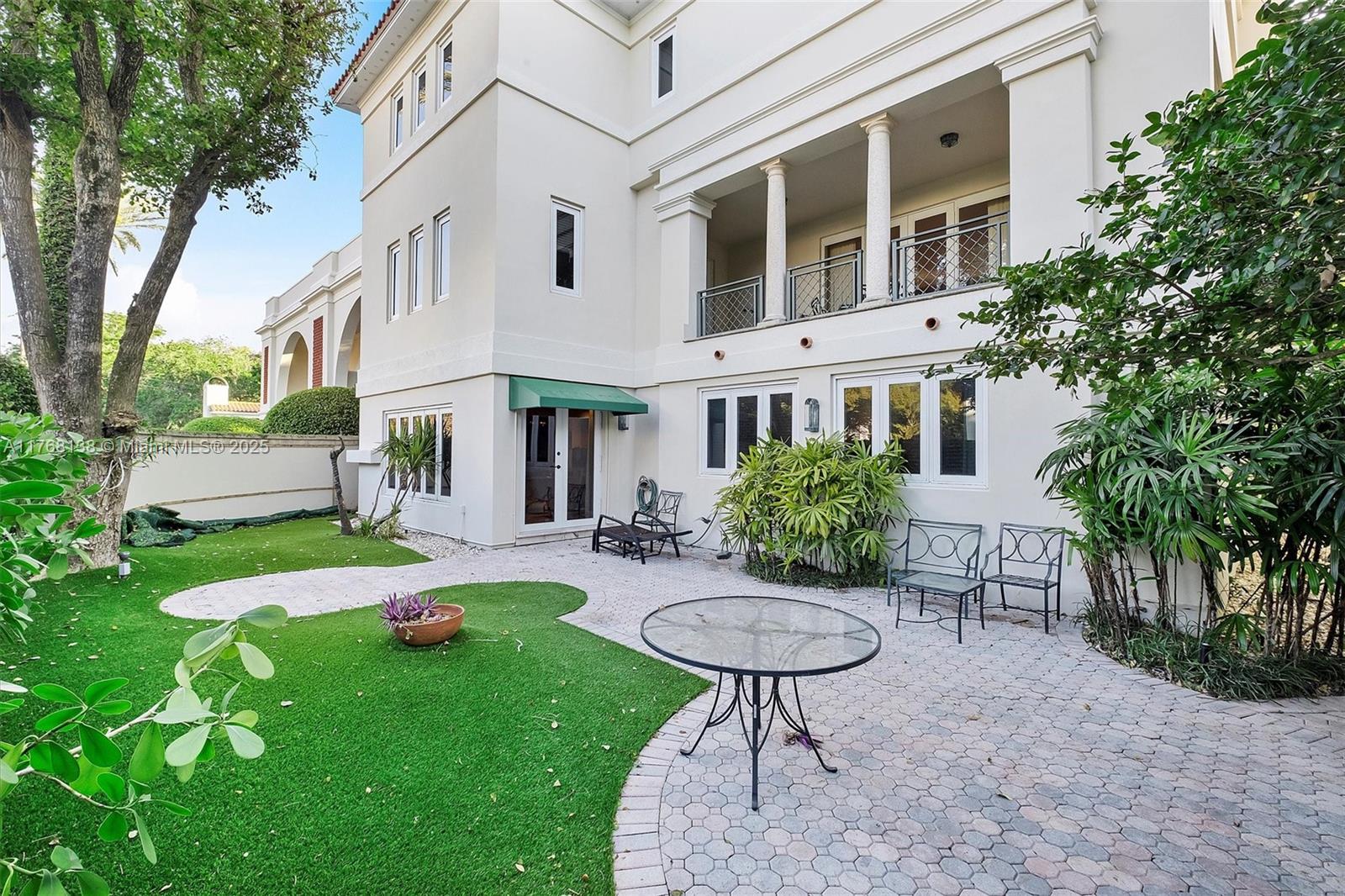 3504 Bayshore Villas Dr