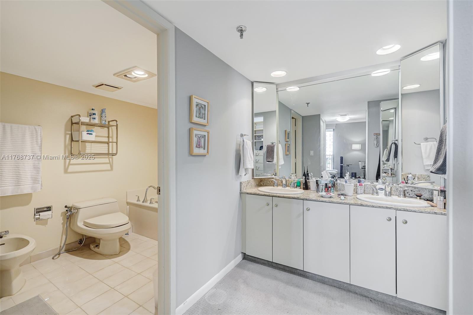 520 Brickell Key Dr # A714