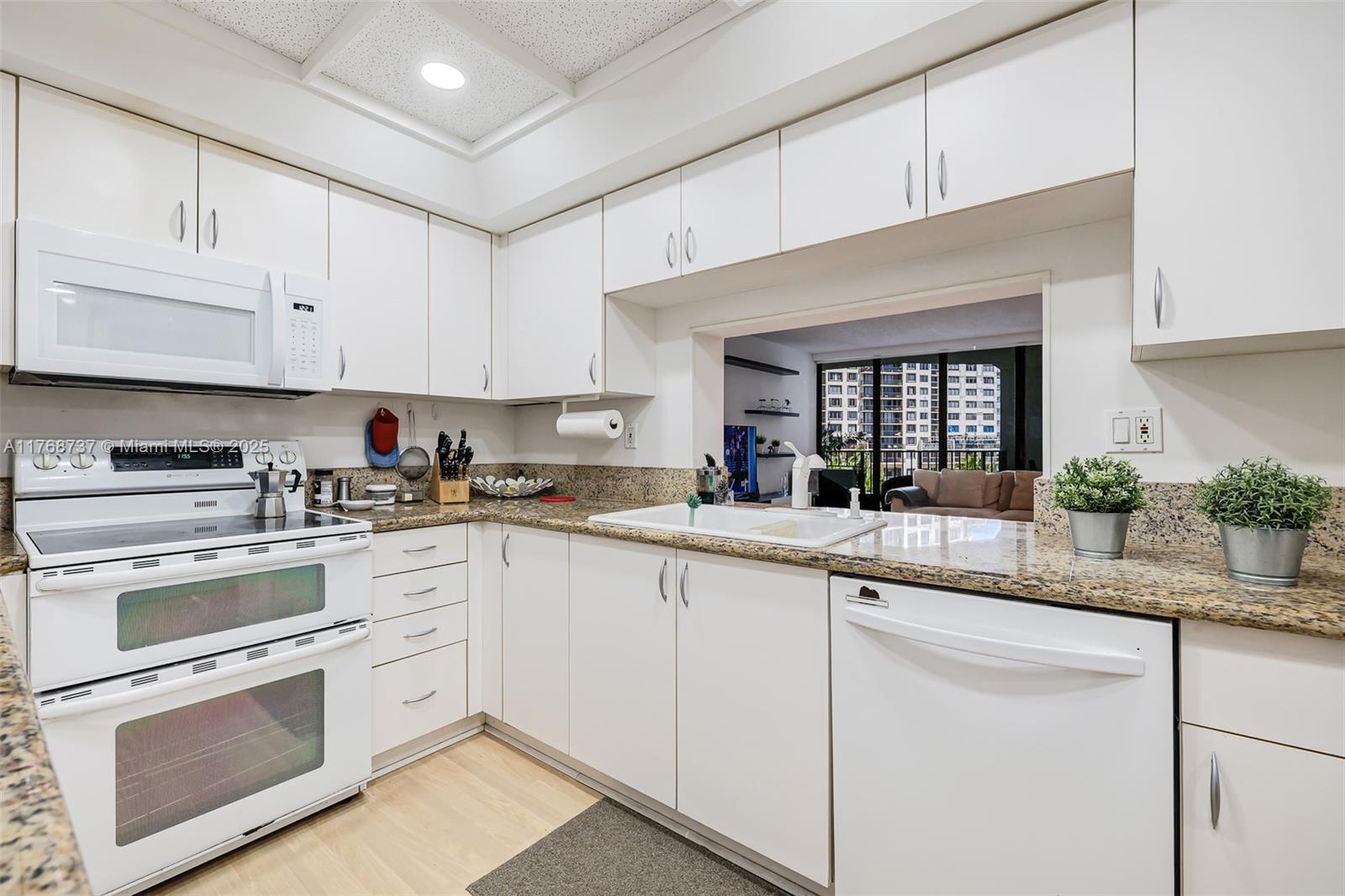 520 Brickell Key Dr # A714