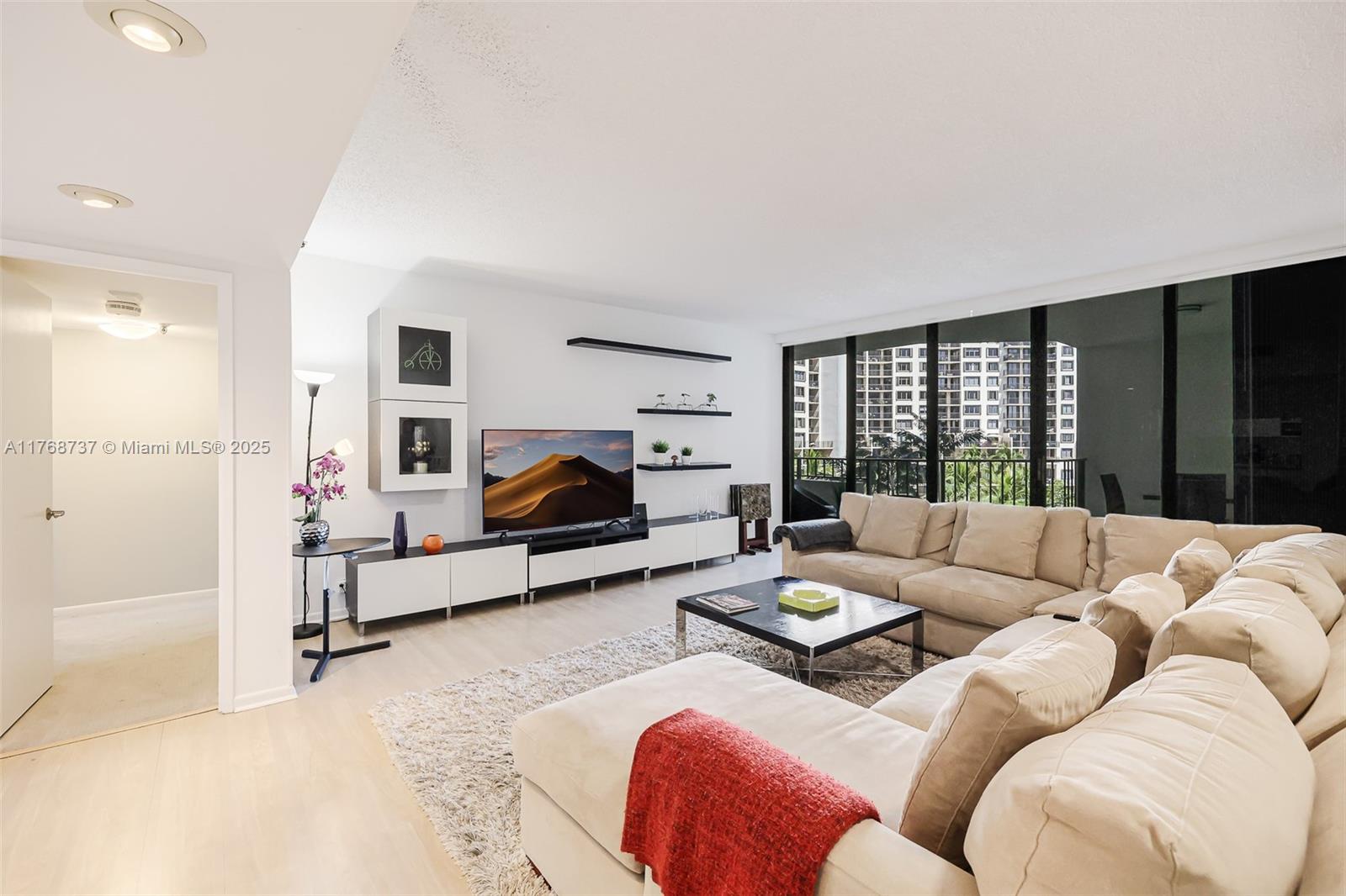 520 Brickell Key Dr # A714