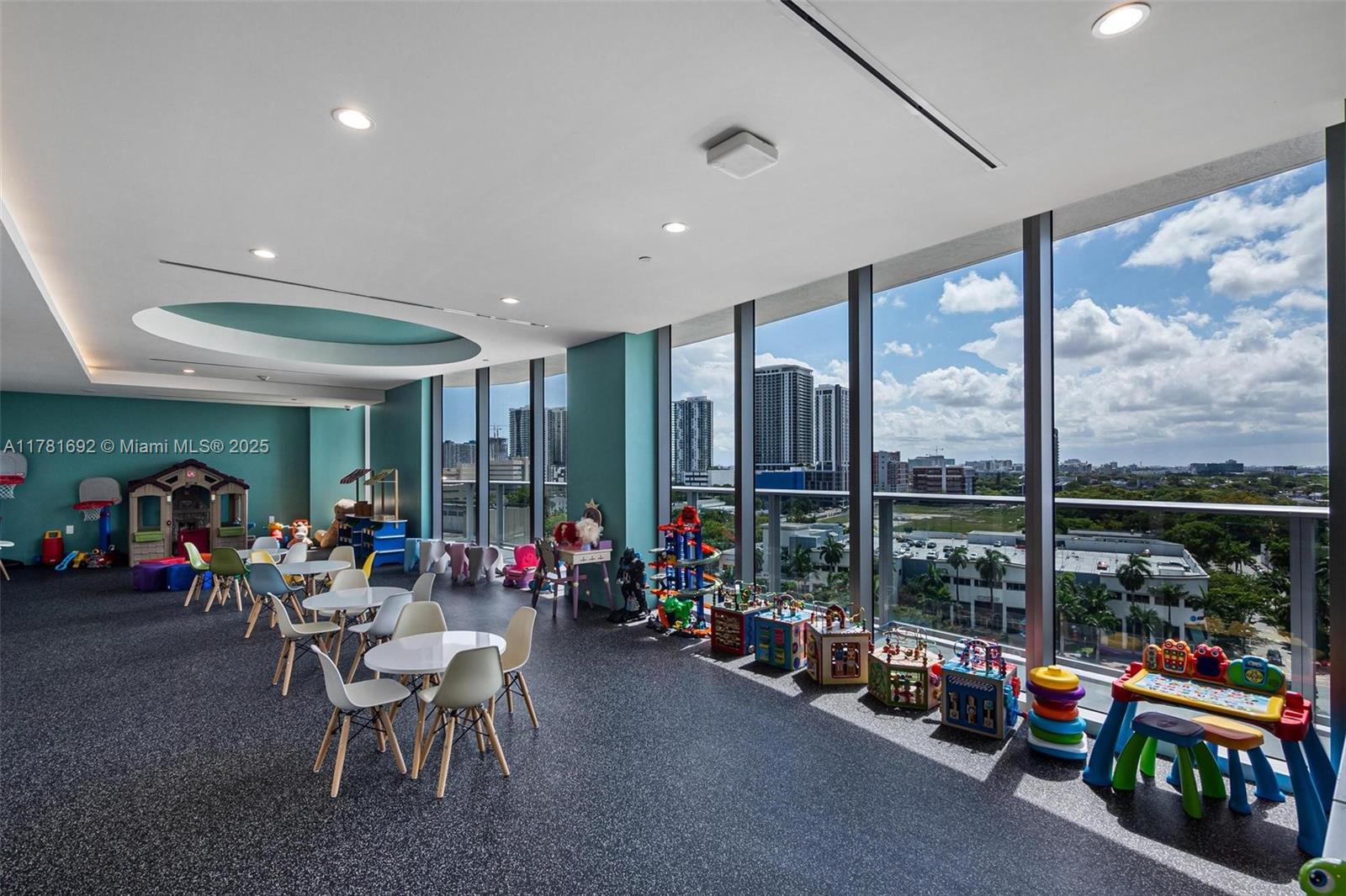 488 NE 18th St # 401