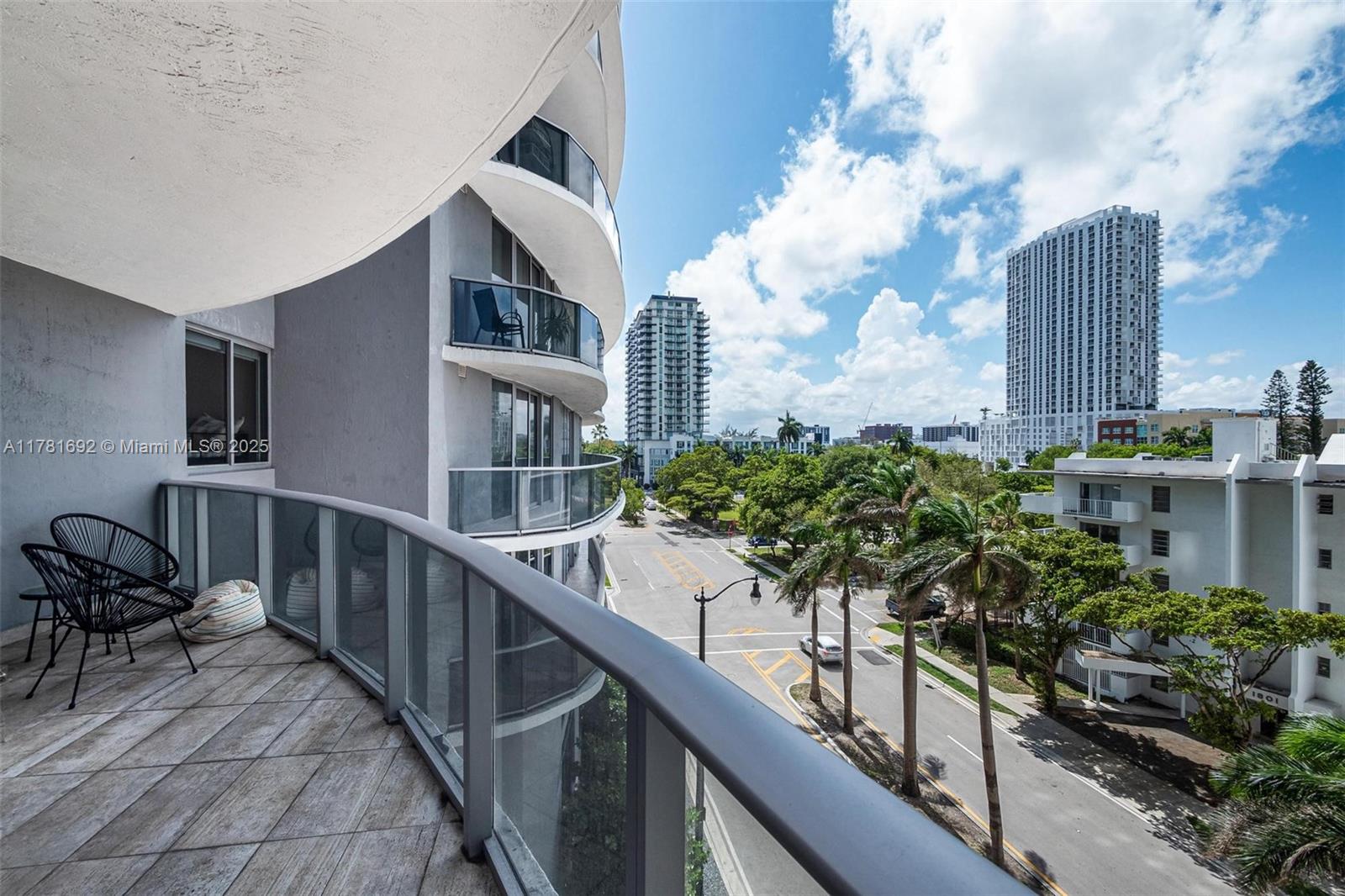 488 NE 18th St # 401