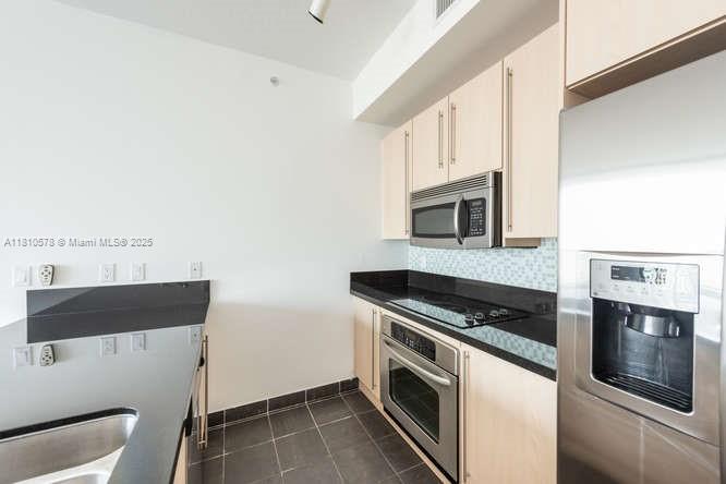 79 SW 12th St Unit: 1811-S