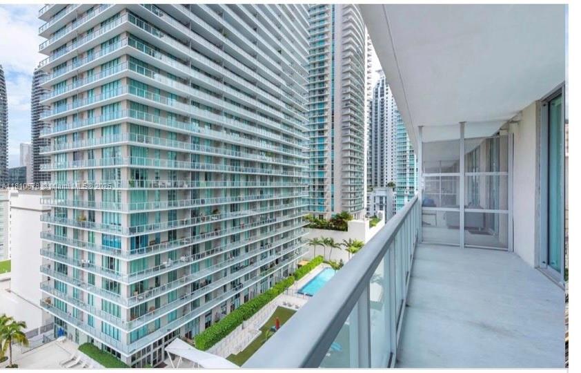 79 SW 12th St Unit: 1811-S