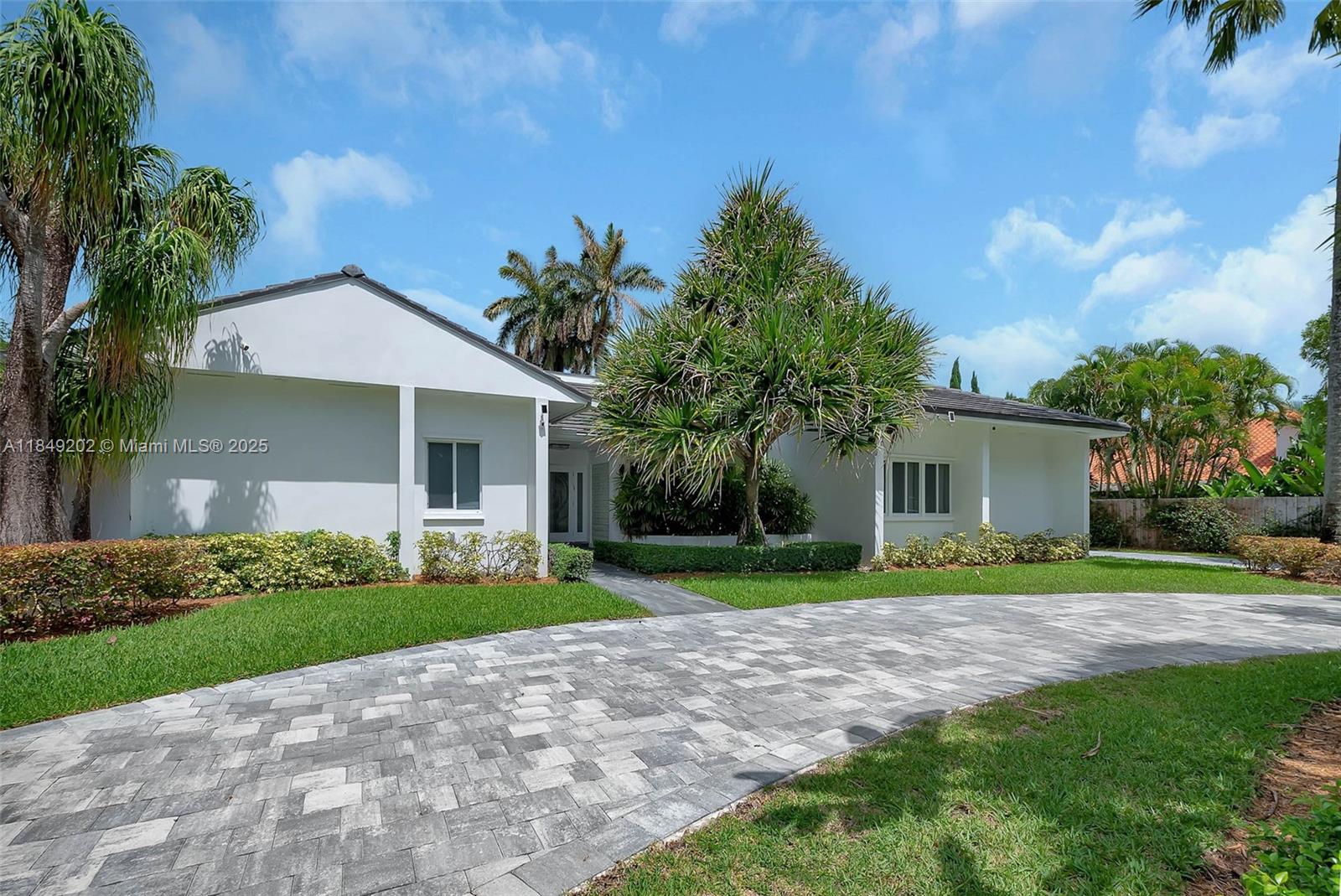 10651 SW 76th Ave, Pinecrest