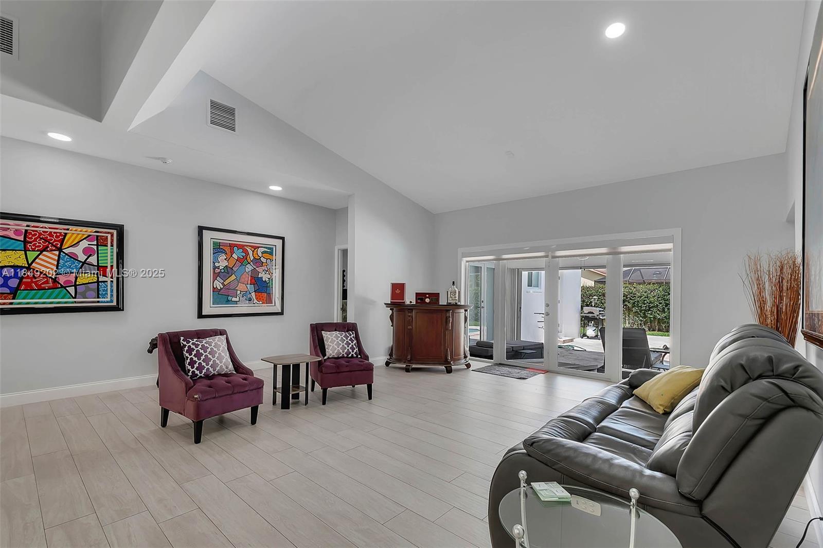 10651 SW 76th Ave, Pinecrest