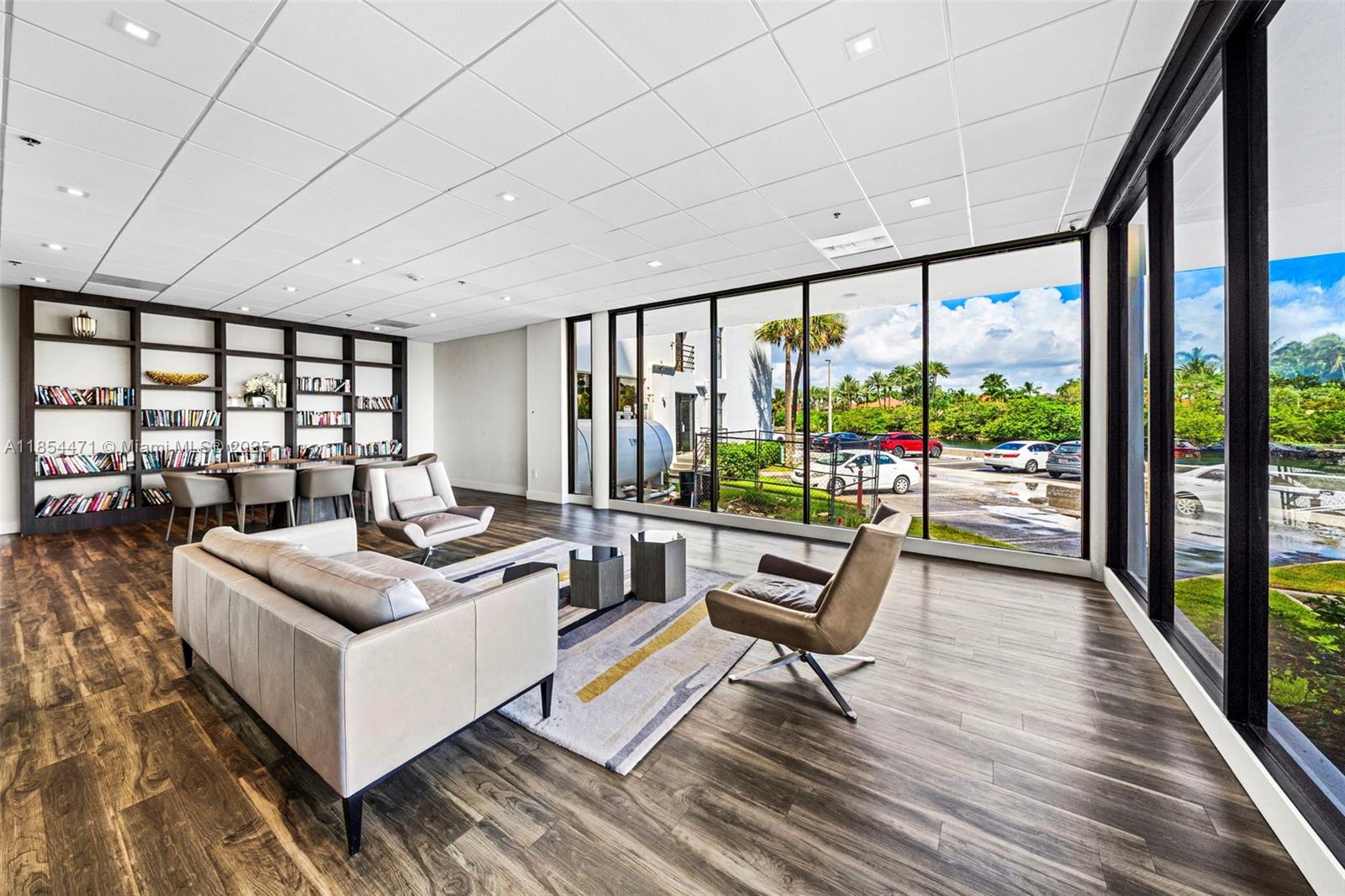 20505 E Country Club Dr # 736