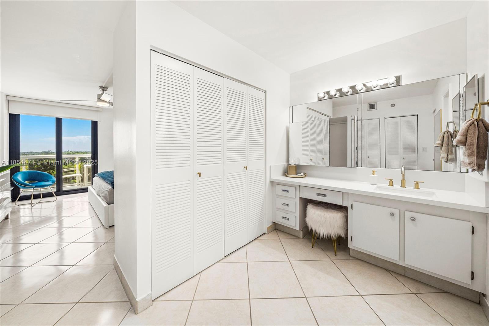 20505 E Country Club Dr # 736