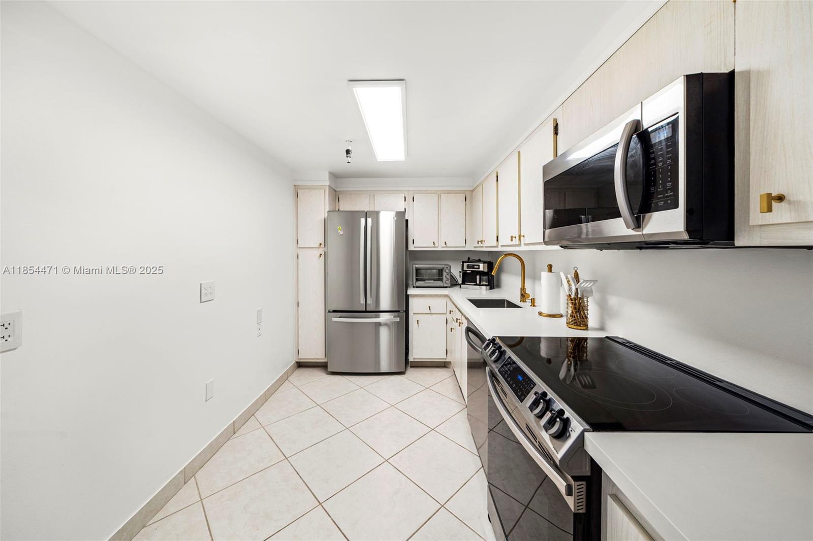 20505 E Country Club Dr # 736