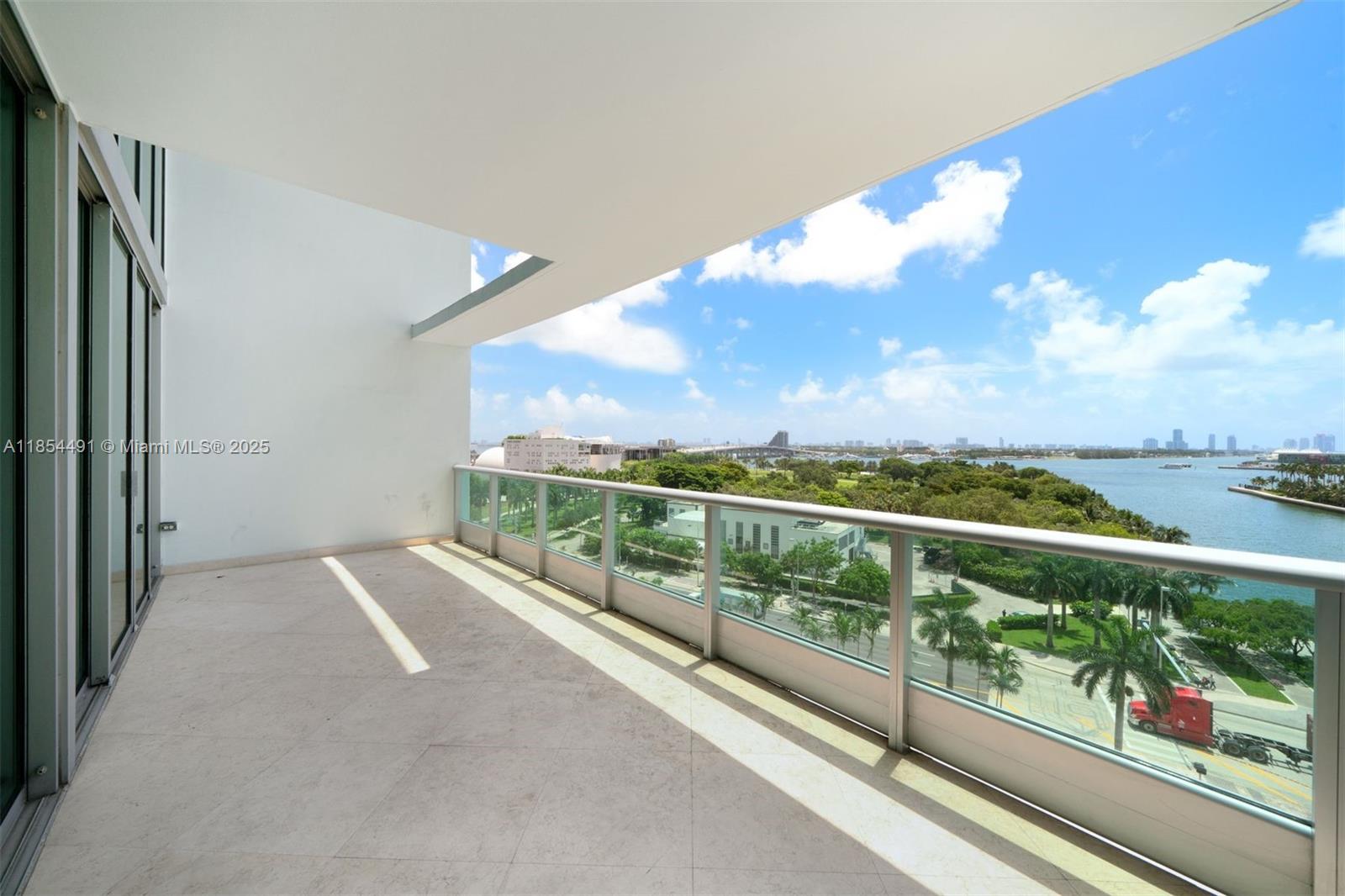 900 Biscayne Blvd # 905
