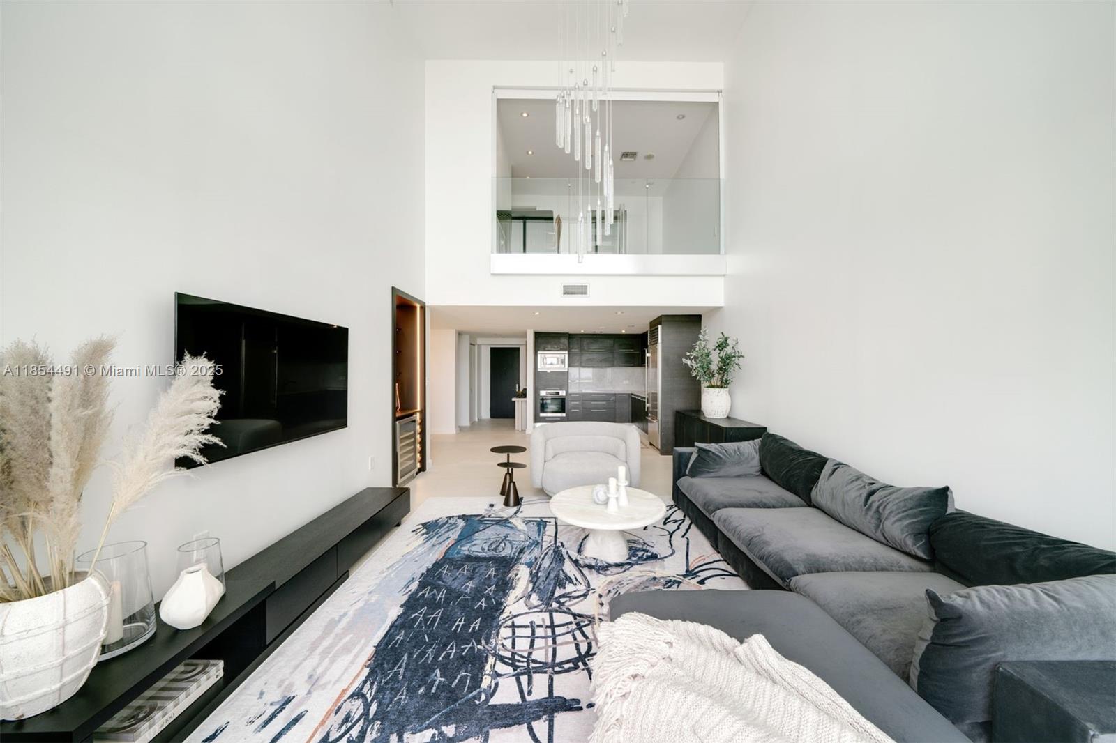 900 Biscayne Blvd # 905