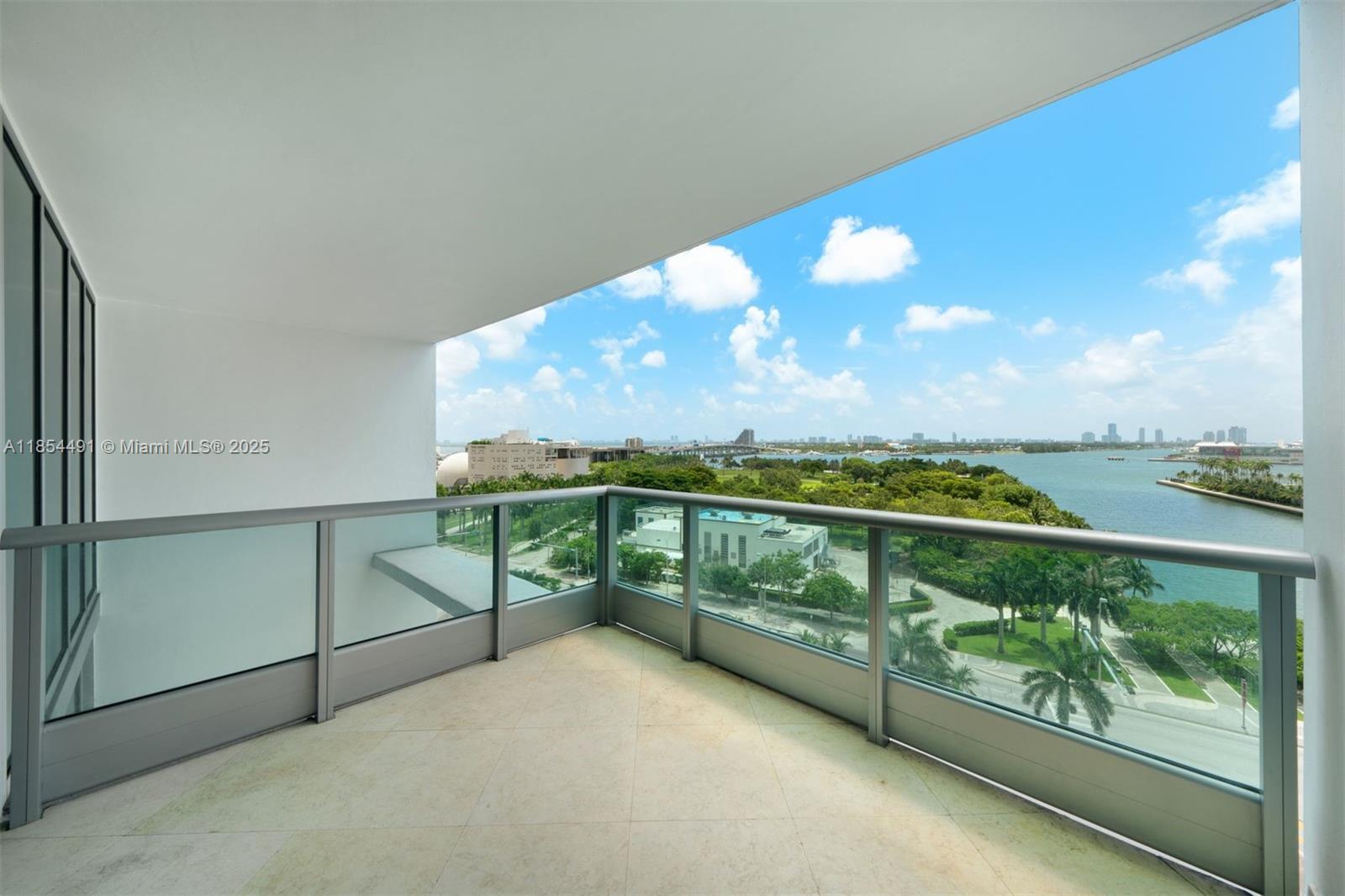 900 Biscayne Blvd # 905