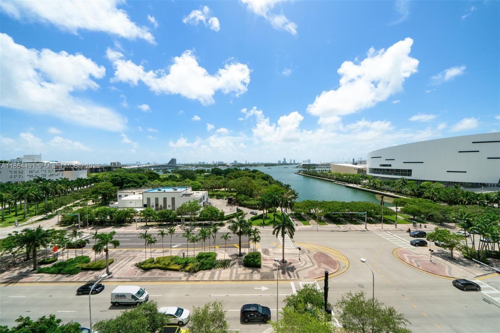 900 Biscayne Blvd # 905
