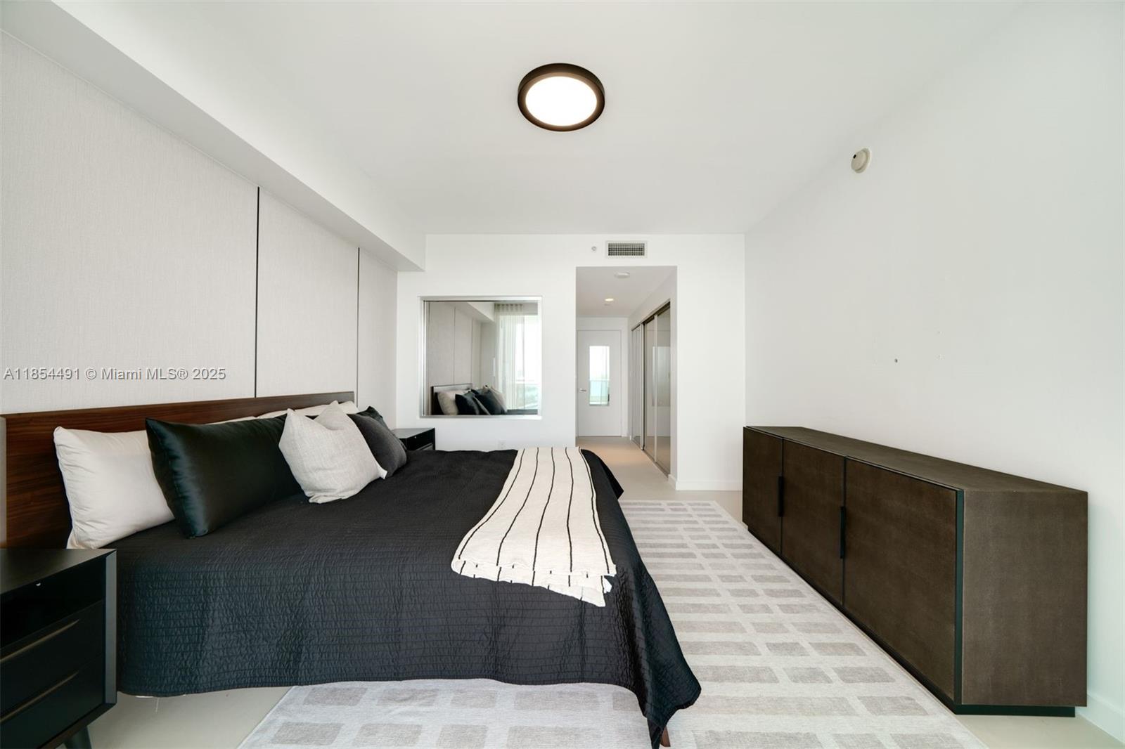 900 Biscayne Blvd # 905
