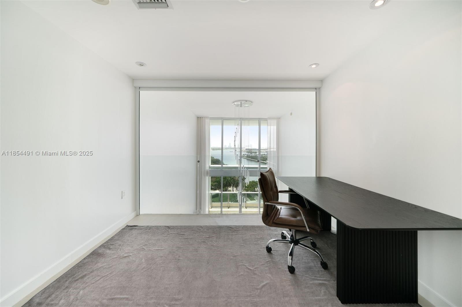 900 Biscayne Blvd # 905