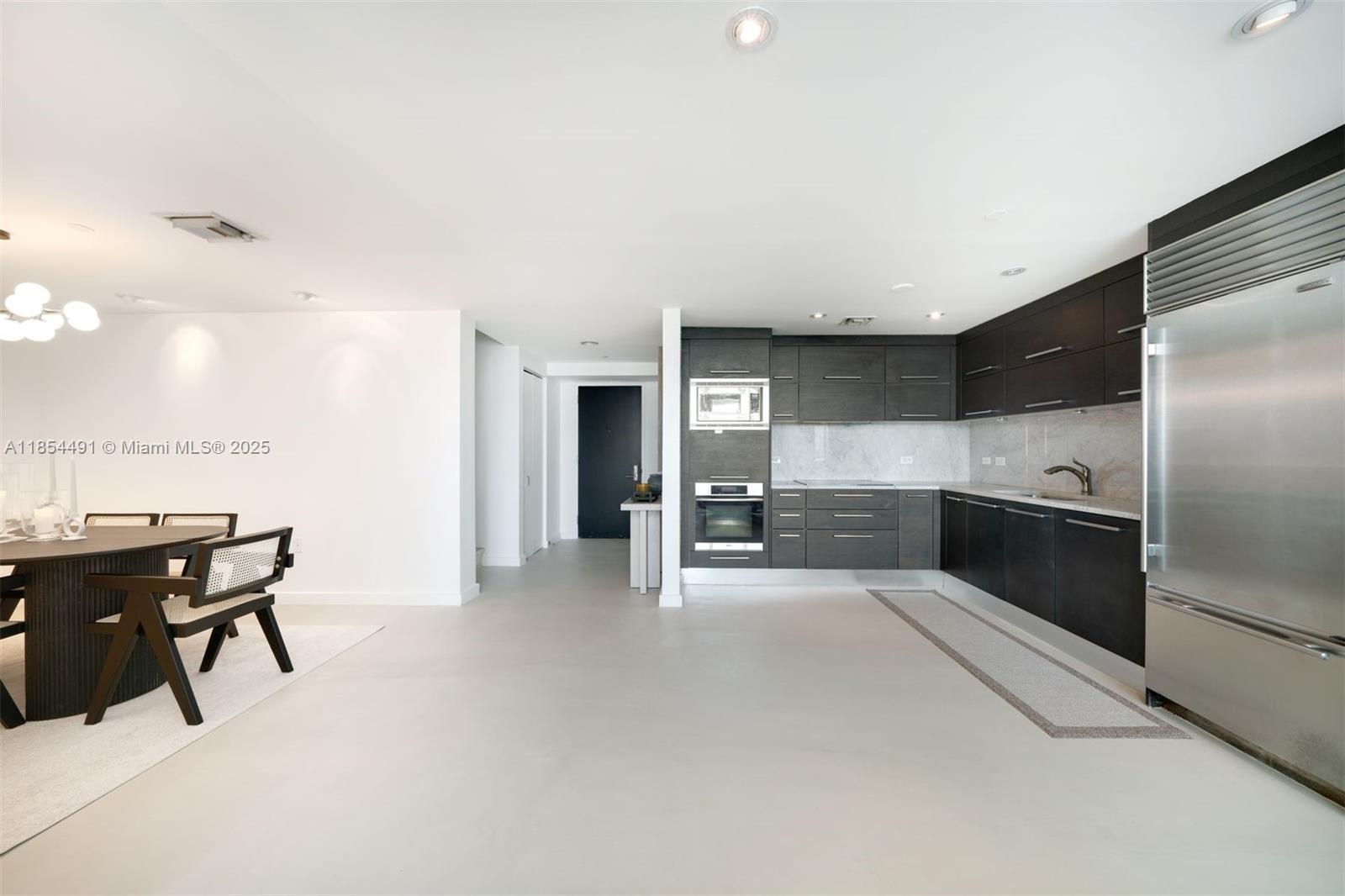 900 Biscayne Blvd # 905