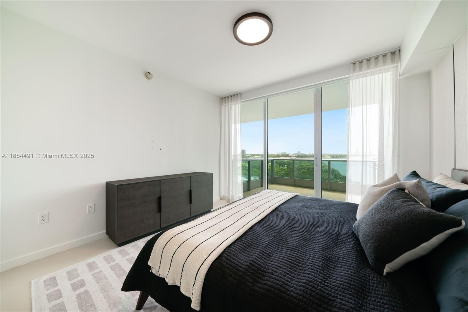 900 Biscayne Blvd # 905