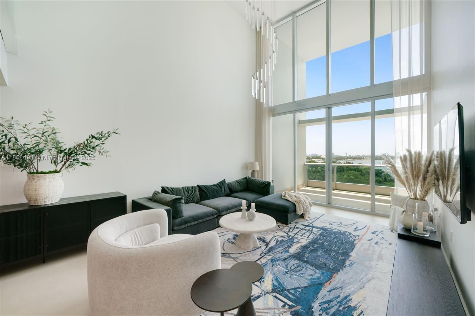 900 Biscayne Blvd # 905