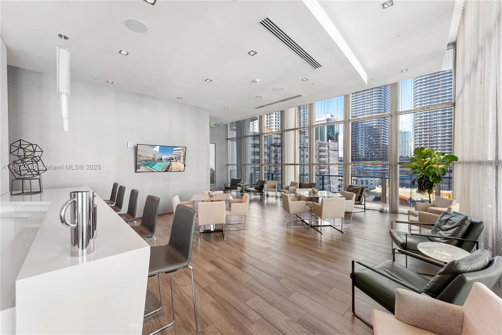 1100 S Miami Ave Unit: 2707
