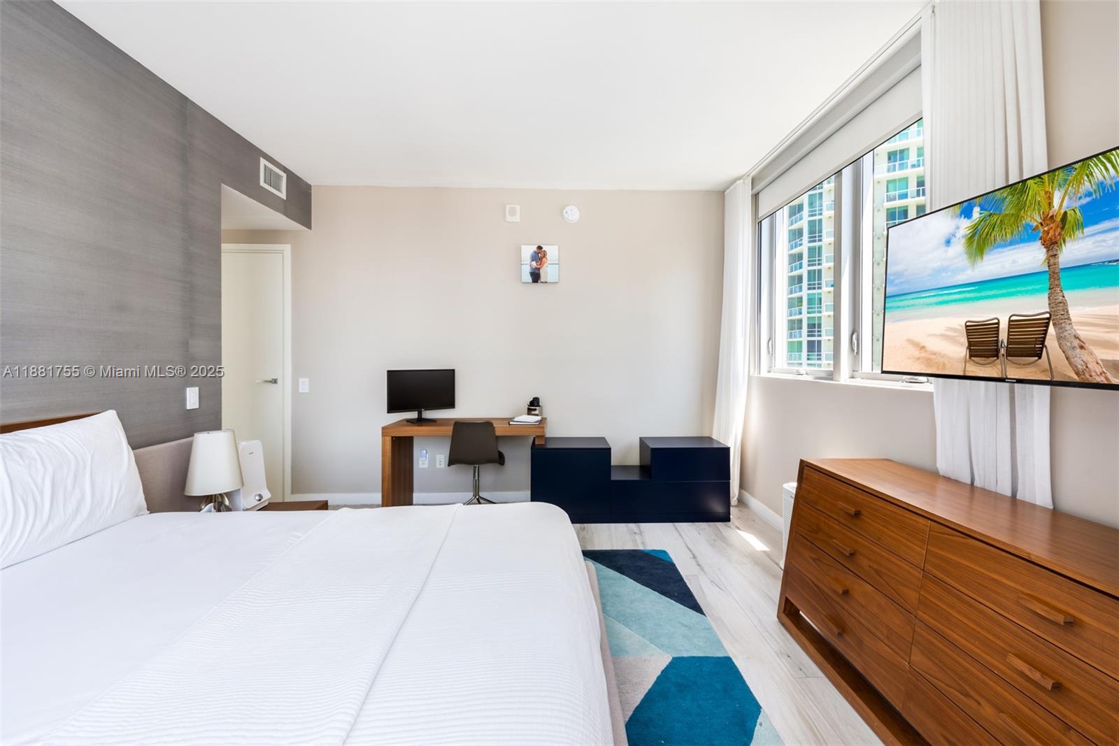 1300 Brickell Bay Dr # 1702