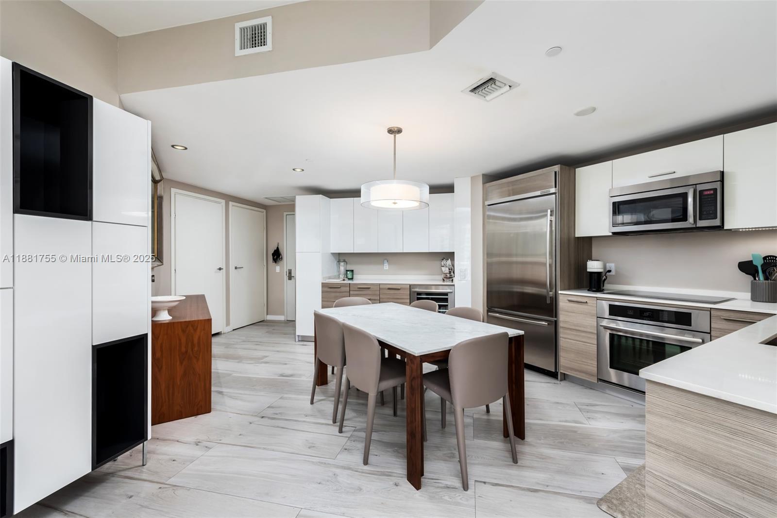 1300 Brickell Bay Dr # 1702