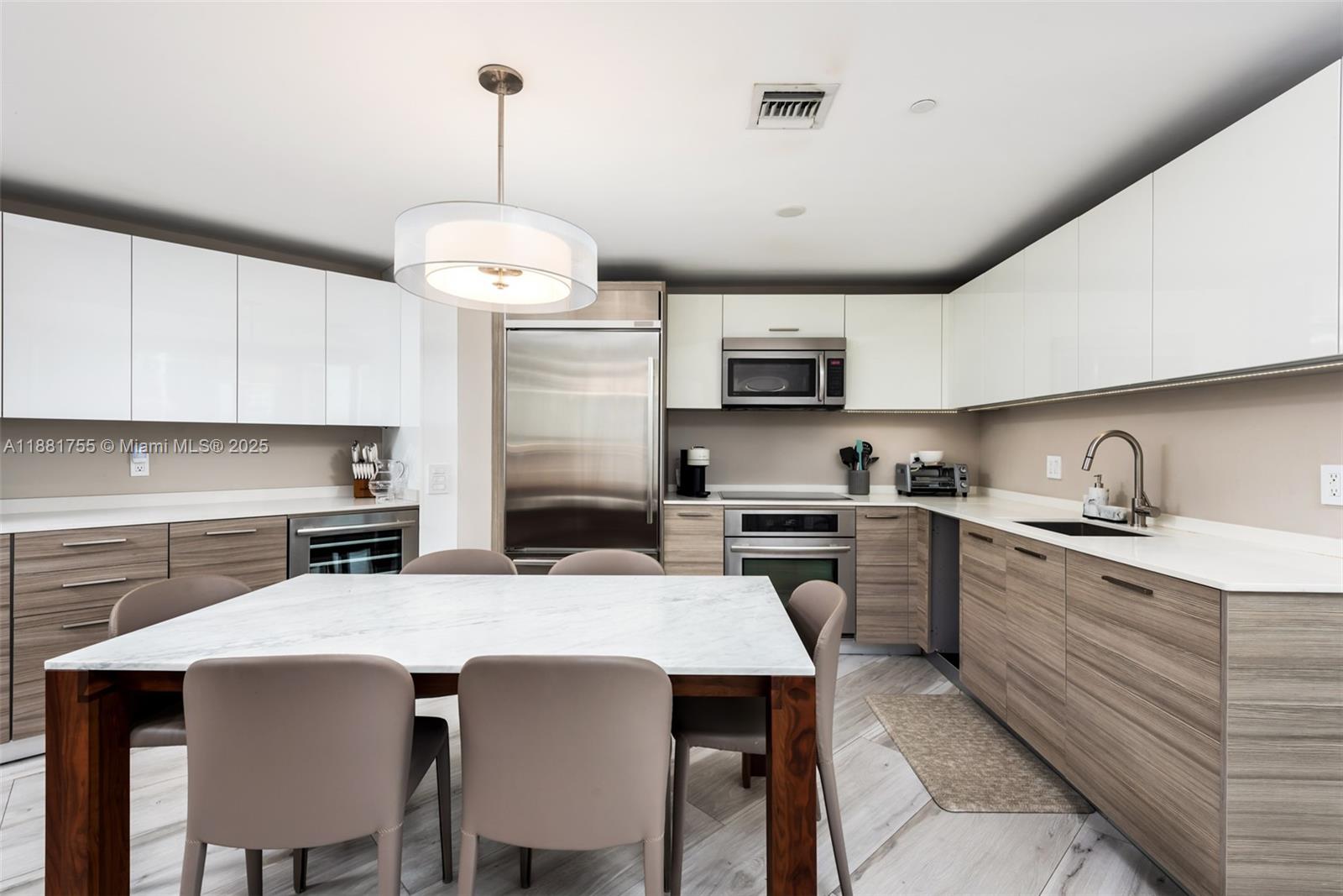 1300 Brickell Bay Dr # 1702