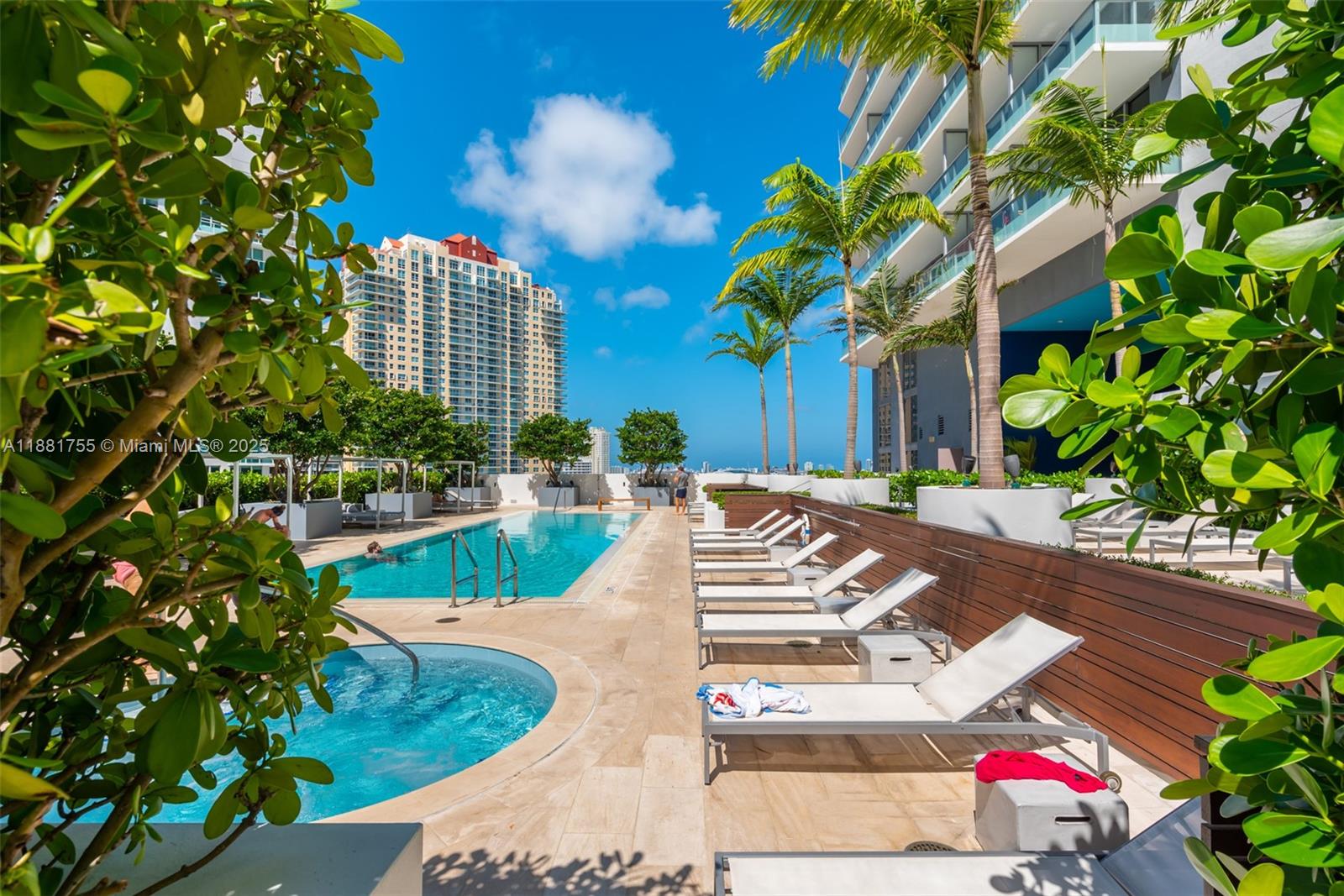 1300 Brickell Bay Dr # 1702