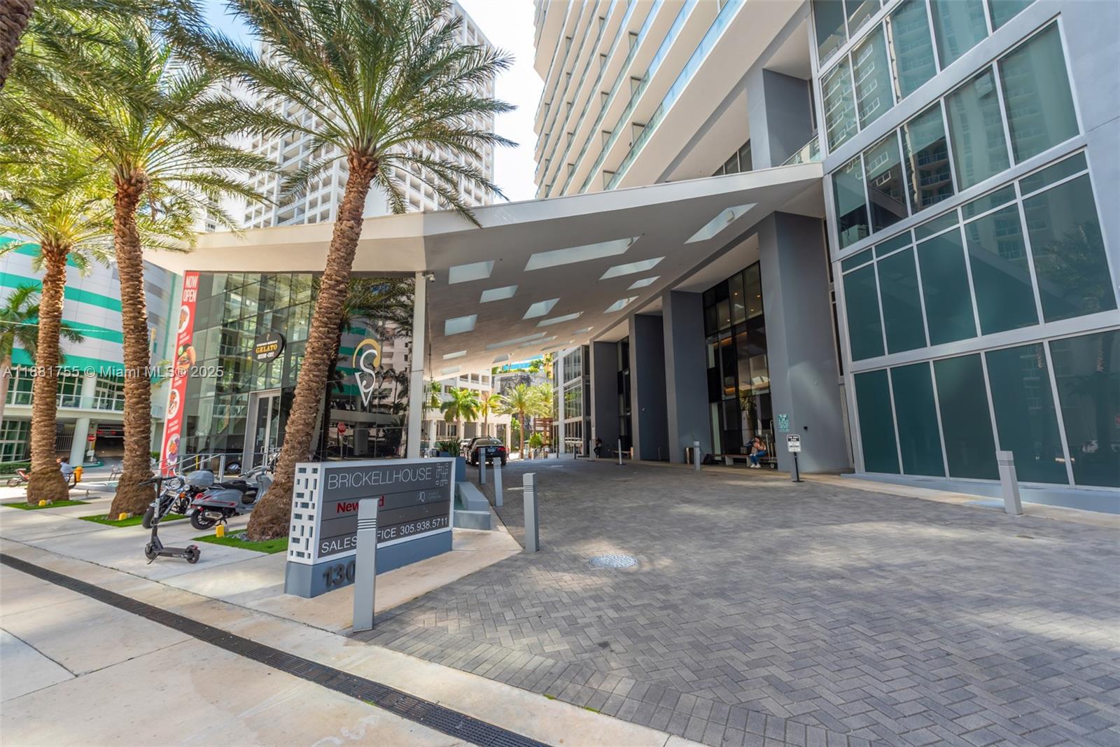 1300 Brickell Bay Dr # 1702