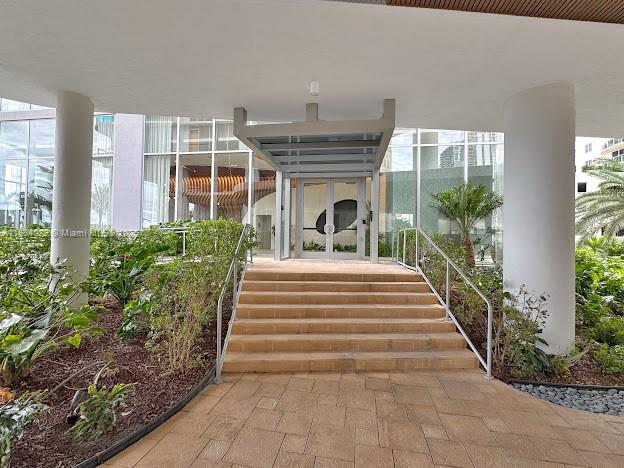 700 NE 24th St # 1006