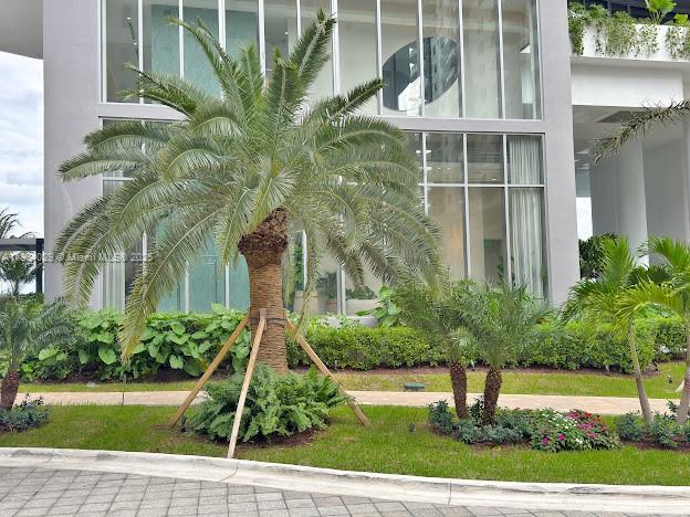 700 NE 24th St # 1006