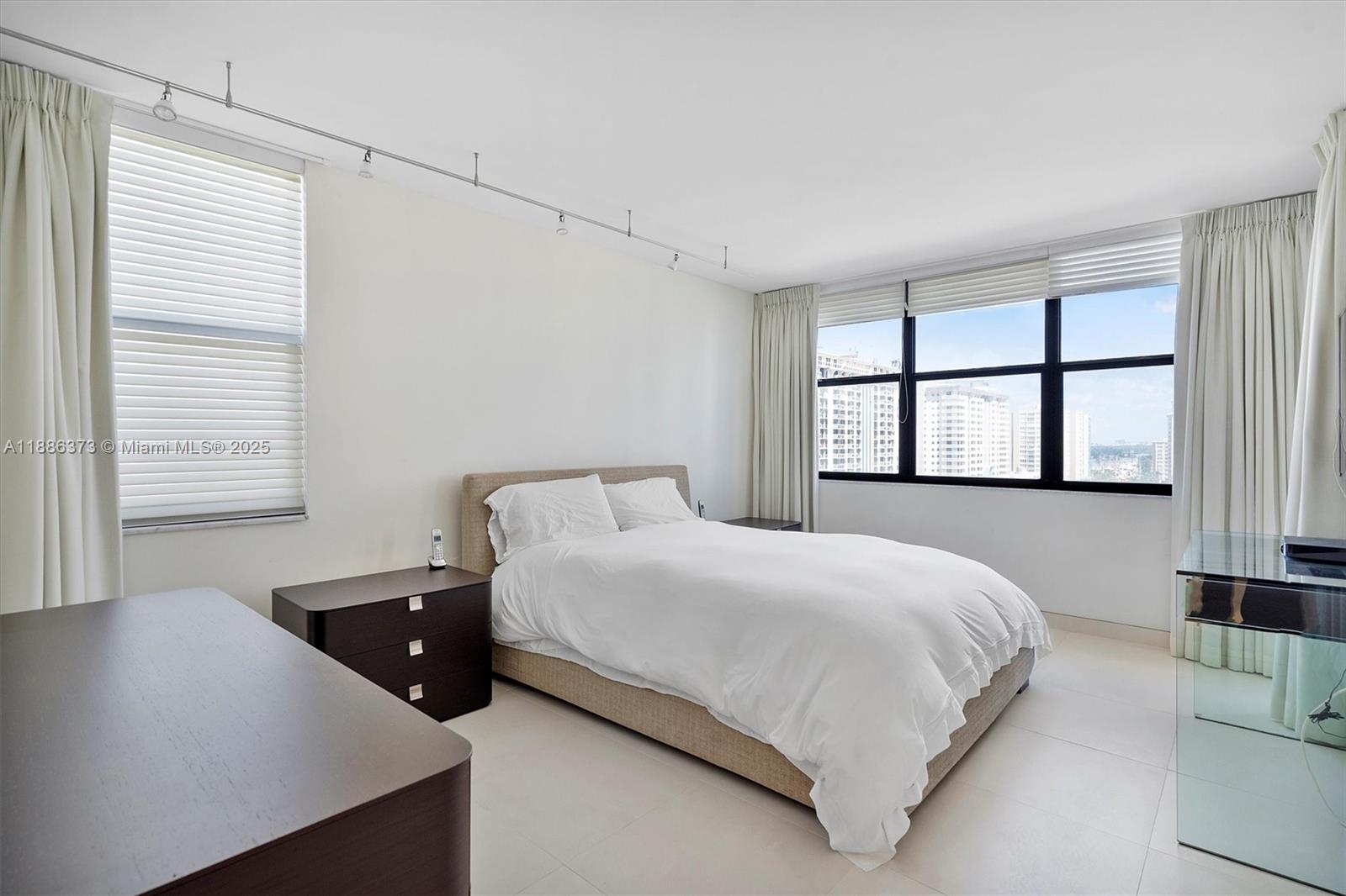 2401 S Ocean Dr # 905