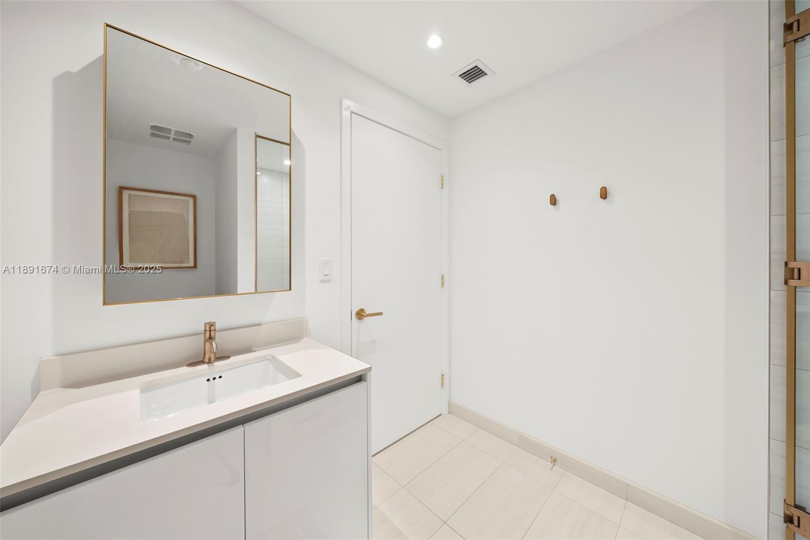 2678 Tigertail Avenue # 1101