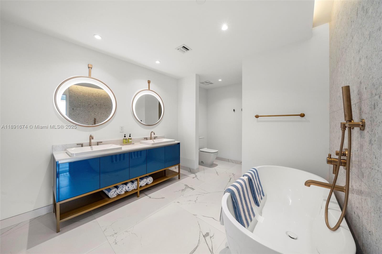 2678 Tigertail Avenue # 1101