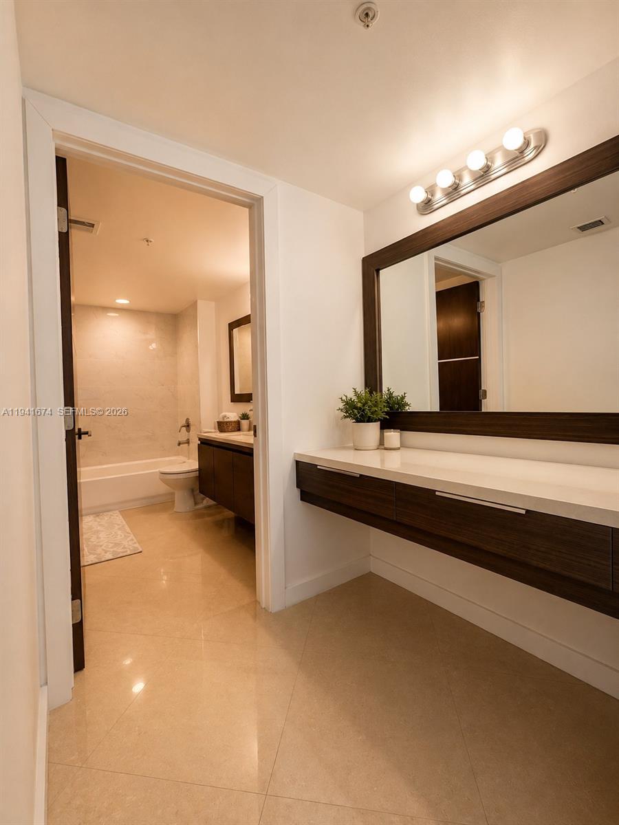 650 West Ave # 810