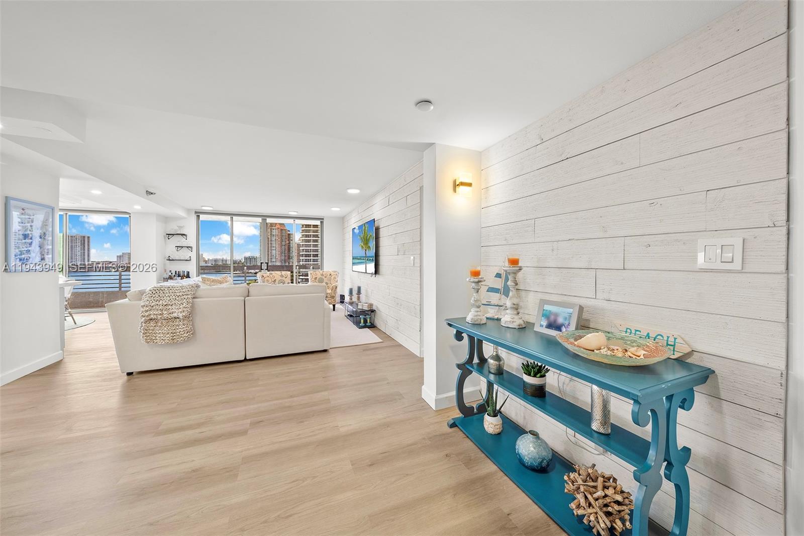 19101 NE Mystic Pointe Drive # 901