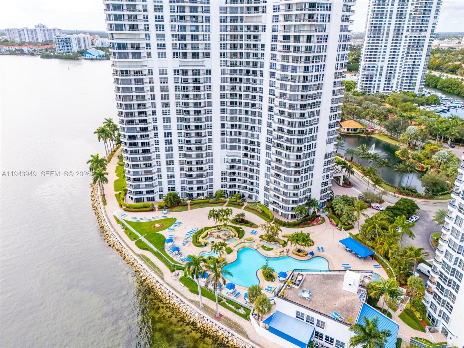 19101 NE Mystic Pointe Drive # 901