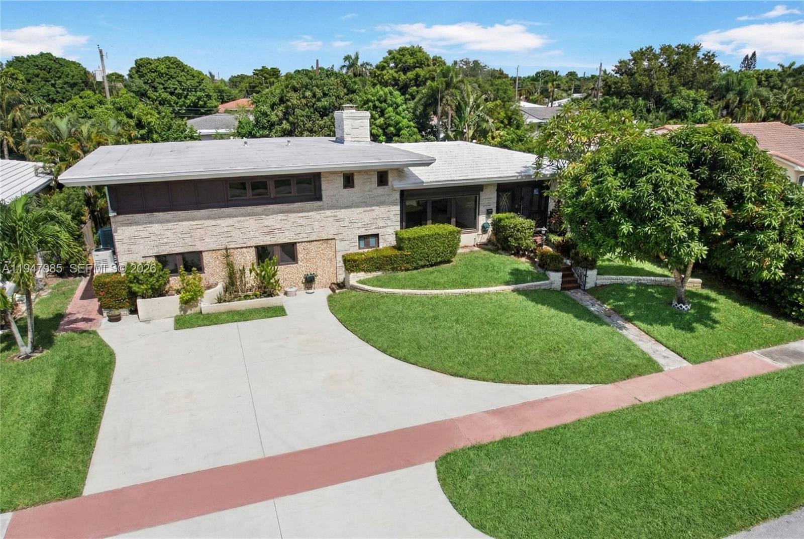 4530 N Jefferson Ave