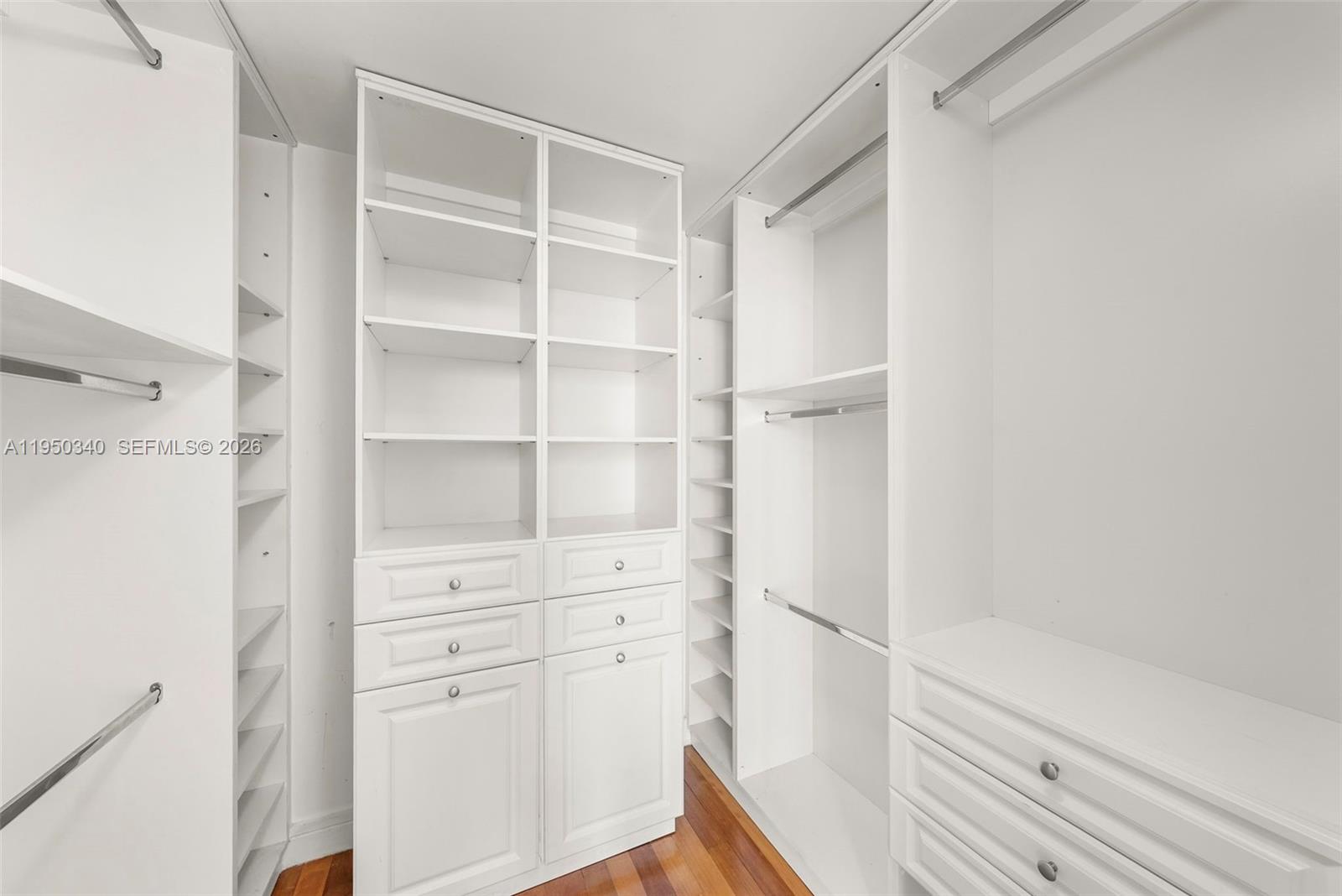 500 Brickell Ave # 2901