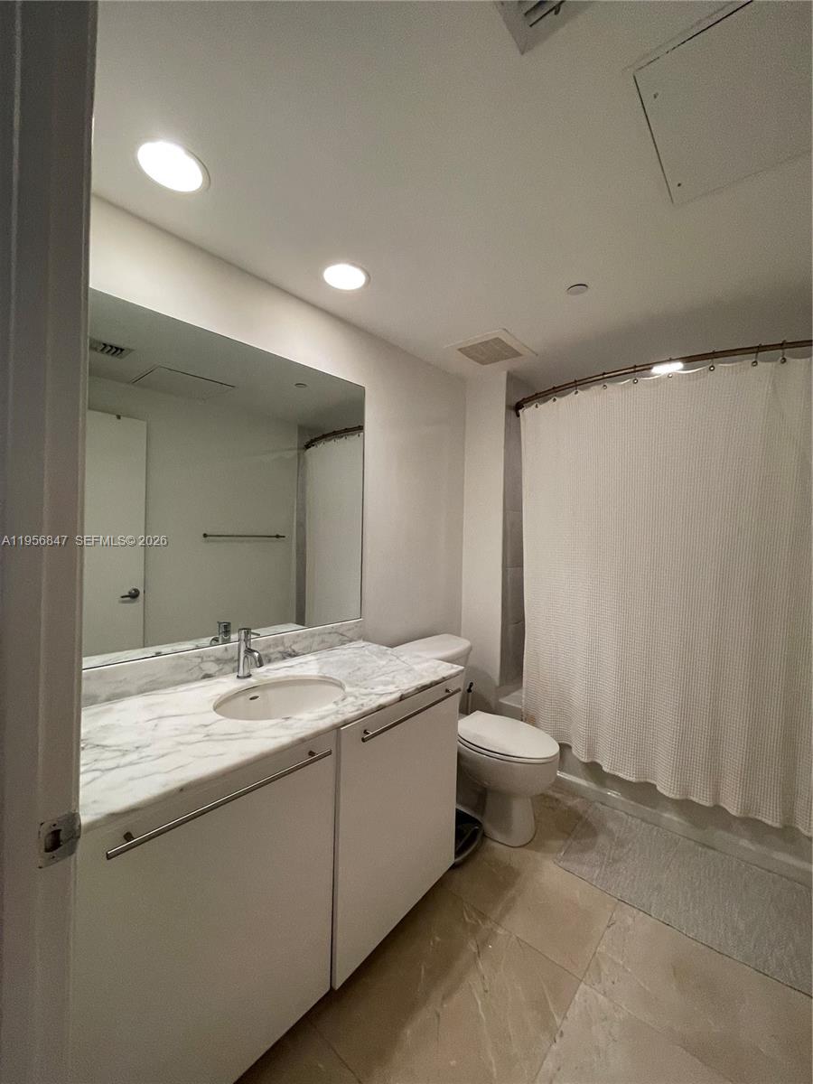 950 Brickell Bay Dr # 1402